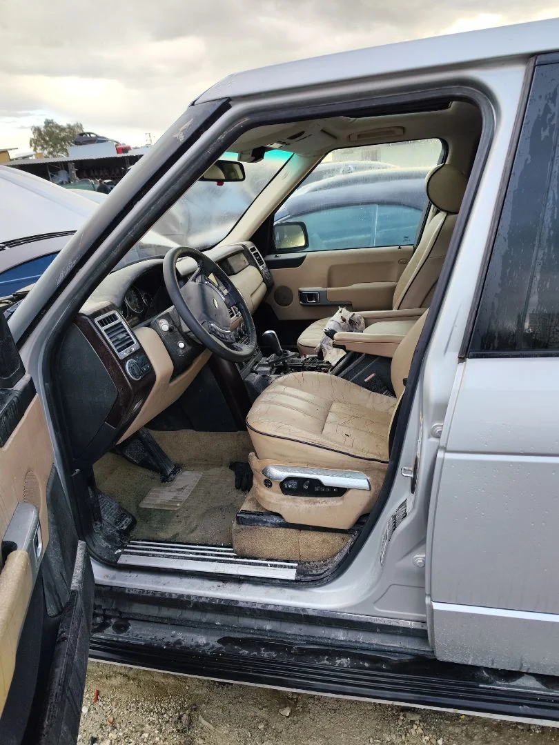 Foto de GOMAS CONTORNO PUERTA LAND ROVER RANGE ROVER (LM) 4.4 V8 CAT (306 CV / 225 KW)