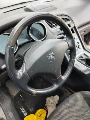 Foto de VOLANTE PEUGEOT 5008 1.6 HDi FAP CAT (9HZ / DV6TED4) (109 CV / 80 KW) referencia 96866138ZD