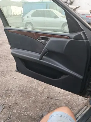 Foto de GUARNECIDO PUERTA DELANTERA IZQUIERDA MERCEDES-BENZ CLASE E (BM 210) BERLINA referencia A2107200570 FKZ