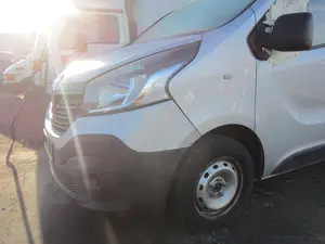 Foto de PARAGOLPES DELANTERO RENAULT TRAFIC III FURGÓN 1.6 dCi Diesel Energy (120 CV / 88 KW) foto 4