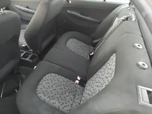 Foto de ENGANCHE CINTURON TRASERO DERECHO SKODA FABIA (6Y2/6Y3) 1.4 TDI (69 CV / 51 KW)
