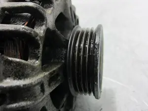 Foto de ALTERNADOR HYUNDAI ACCENT (LC) 1.3 CAT (84 CV / 62 KW) referencia 3730022650 foto 4