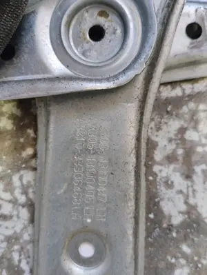 Foto de ELEVALUNAS DELANTERO IZQUIERDO OPEL ASTRA G BERLINA 1.6 16V (101 CV / 74 KW) referencia 93306468LH