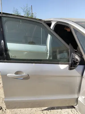Foto de PUERTA DELANTERA DERECHA FORD S-MAX (CA1) 2.0 TDCi CAT (131 CV / 96 KW) referencia 1727506