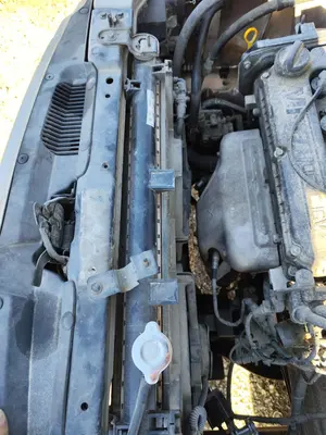 Foto de RADIADOR AGUA KIA CARENS (RS) 1.8 16V CAT (126 CV / 93 KW) referencia 0K2FA15200AFKZ