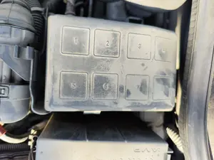 Foto de CAJA RELES / FUSIBLES OPEL ASTRA G BERLINA 1.7 16V DTI CAT (Y 17 DT / LR6) (75 CV / 55 KW)