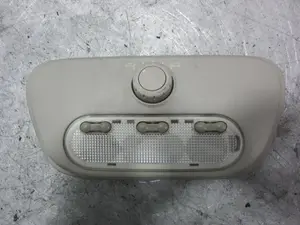 Foto de NO IDENTIFICADO RENAULT CLIO III 1.5 dCi Diesel CAT (86 CV / 63 KW) referencia 8200365630