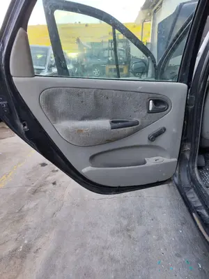 Foto de GUARNECIDO PUERTA TRASERA IZQUIERDA RENAULT SCENIC I (JA...) 1.9 dCi Diesel CAT (102 CV / 75 KW) referencia 7700415962