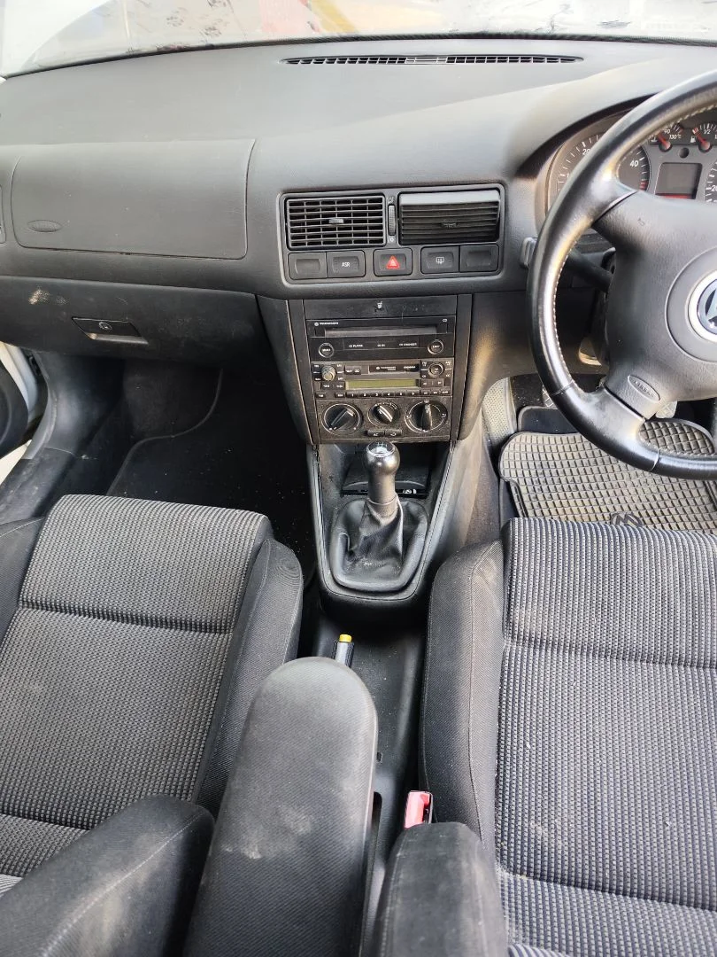 Foto de CONSOLA CENTRAL VOLKSWAGEN GOLF IV BERLINA (1J1)(10.1997) 1.9 TDI (131 CV / 96 KW)
