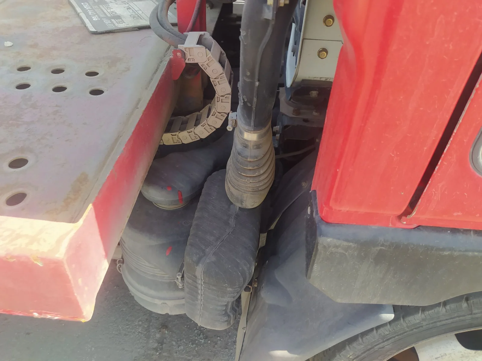Foto de DEPOSITO LIMPIA MITSUBISHI CANTER 3.0 Diesel (125 CV / 92 KW)