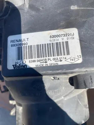 Foto de FARO DERECHO RENAULT MEGANE II BERLINA 5P 1.5 dCi Diesel (101 CV / 74 KW) referencia 8200073220J foto 2