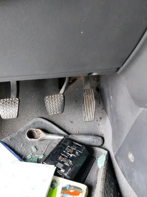 Foto de PEDAL FRENO OPEL CORSA C 1.2 16V CAT (Z 12 XE / LW4) (75 CV / 55 KW)