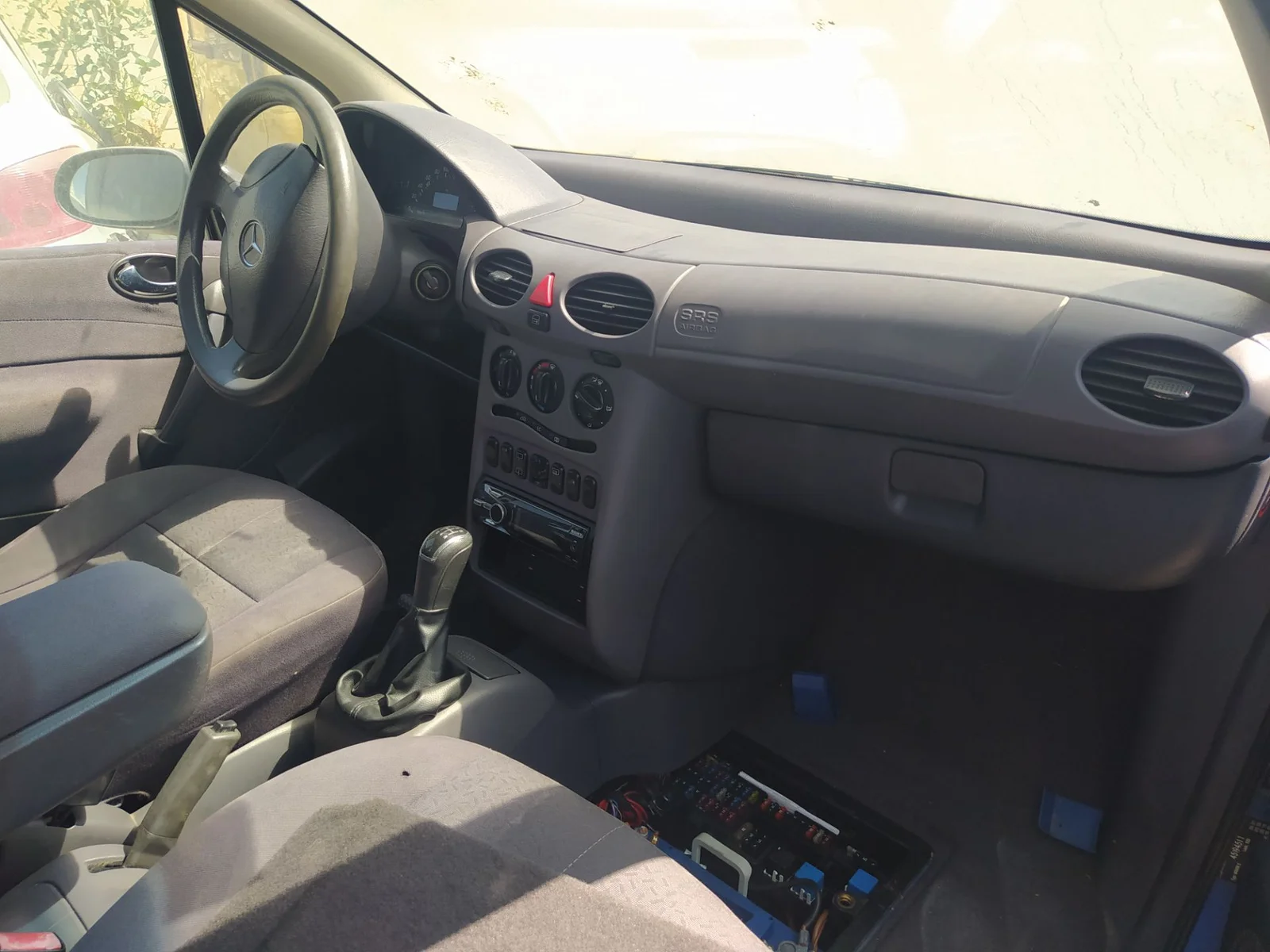 Foto de GUANTERA MERCEDES-BENZ CLASE A (BM 168) 1.7 CDI Diesel CAT (90 CV / 66 KW) referencia A1686806587 FKZ