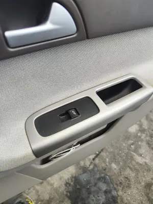 Foto de MANDO ELEVALUNAS DELANTERO DERECHO VOLVO V50 FAMILIAR 2.0 Diesel CAT (136 CV / 100 KW)