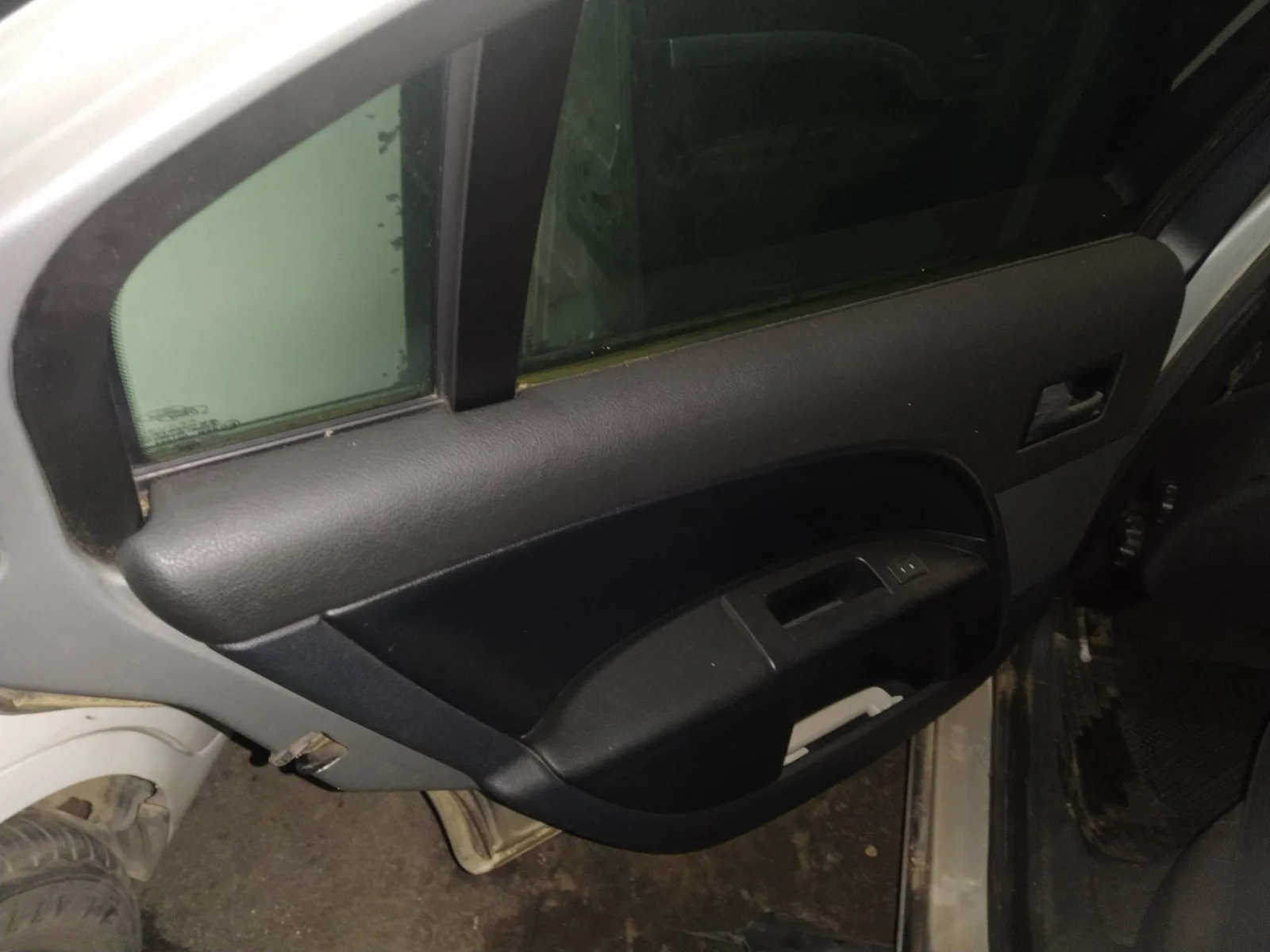 Foto de CERRADURA PUERTA TRASERA IZQUIERDA FORD MONDEO BERLINA (GE) 2.0 TDCi CAT (131 CV / 96 KW) referencia 4692464