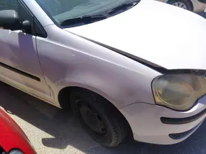 Foto de ALETA DELANTERA DERECHA VOLKSWAGEN POLO V (6C1) 1.0  (75 CV / 55 KW) referencia 6R0821106H