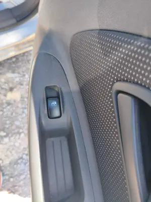 Foto de MANDO ELEVALUNAS DELANTERO DERECHO KIA RIO (JB) 1.5 CRDi (110 CV / 81 KW)
