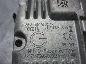 Foto de NO IDENTIFICADO TOYOTA YARIS (XP13) Híbrido 74 kW (1.5 Ltr. - 55 kW 16V) (101 CV / 74 KW) referencia 881810D020 foto 5