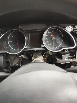 Foto de CUADRO INSTRUMENTOS AUDI A5 COUPE (8T) 2.0 16V TDI (170 CV / 125 KW)