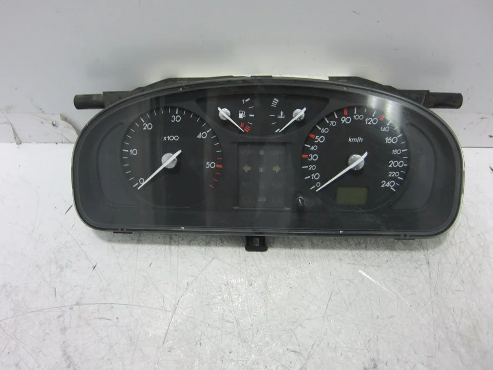Foto de CUADRO INSTRUMENTOS RENAULT LAGUNA II (BG0) 1.9 dCi Diesel CAT (101 CV / 74 KW) referencia 8200170297