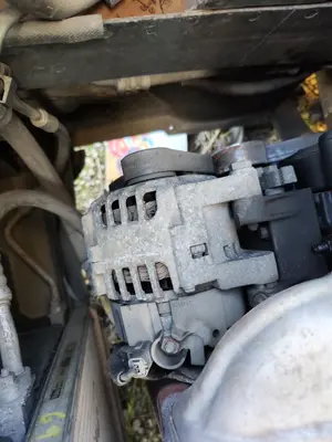 Foto de ALTERNADOR PEUGEOT 307 (S1)(04.2001) 1.6 16V CAT (109 CV / 80 KW) referencia 57056C