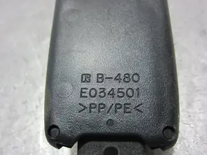 Foto de ENGANCHE CINTURON DELANTERO DERECHO SUZUKI IGNIS (RM/MH) 1.3 DDiS Diesel CAT (69 CV / 51 KW) referencia E034501 foto 3
