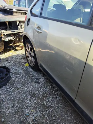 Foto de PUERTA TRASERA DERECHA CITROEN C4 BERLINA 1.6 16V HDi (90 CV / 66 KW) referencia 9008N4