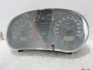 Foto de CUADRO INSTRUMENTOS SEAT LEON (1M1) 1.8 20V (125 CV / 92 KW) referencia 88311292