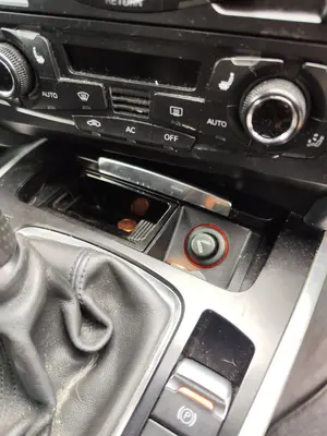 Foto de CENICERO AUDI A5 COUPE (8T) 2.0 16V TDI (170 CV / 125 KW) referencia 8K0857989