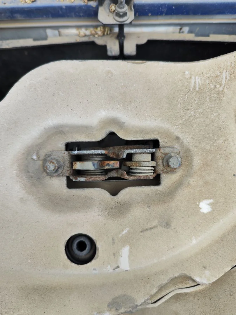 Foto de CERRADURA CAPO JAGUAR X-TYPE 2.1 V6 24V CAT (156 CV / 115 KW) referencia C2S 45014