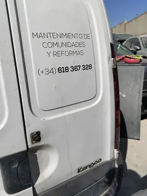 Foto de PORTON TRASERO DERECHO RENAULT KANGOO I (F/KC0) 1.9 dCi Diesel CAT (84 CV / 62 KW)