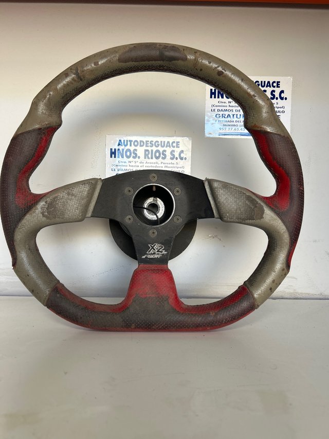 Foto de VOLANTE DEPORTIVO SIMONI RACING X2 PELLE SIN MARCA SIN MODELO