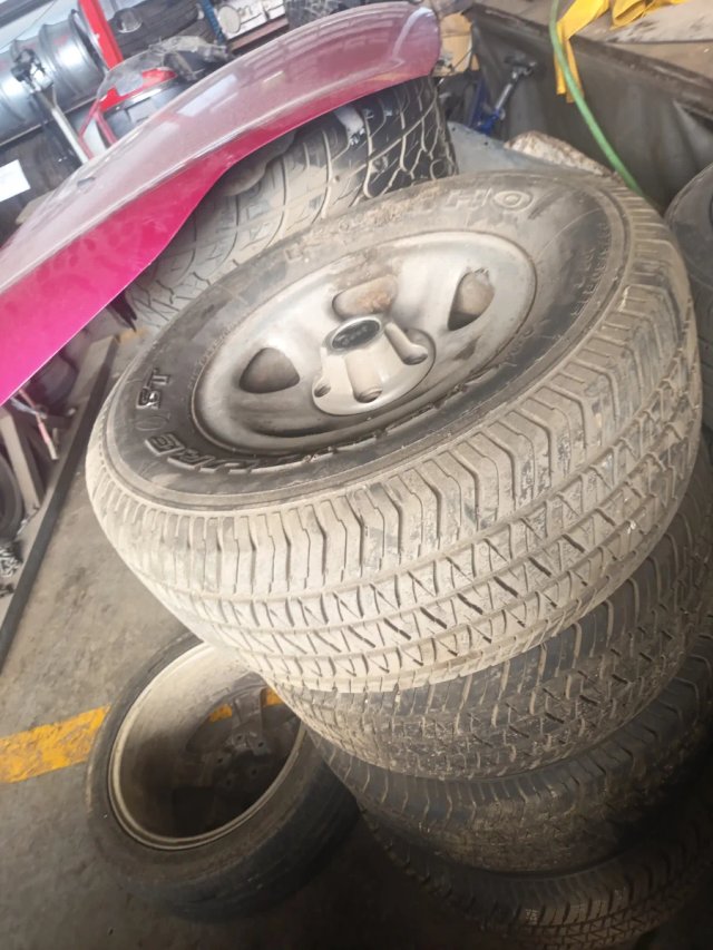 Foto de 4 LLANTAS JEEP R15 275/70 JEEP R15 275 70