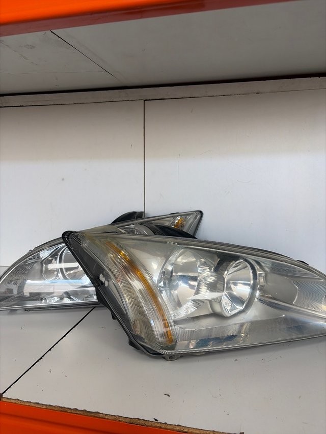 Foto de FAROS FORD FOCUS 2003 IZQ Y DER FORD FOCUS