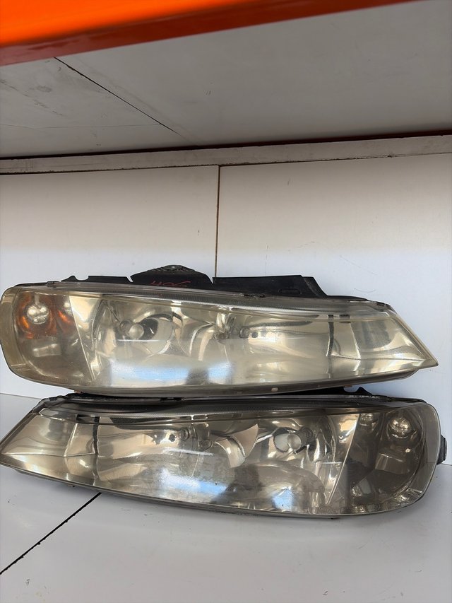 Foto de FAROS PEUGEOT 406 (IZQUIERDO Y DERECHO) PEUGEOT 406