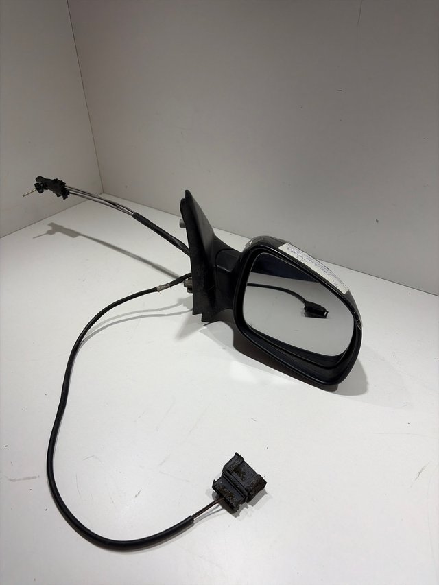 Foto de RETROVISOR MANUAL SEAT IBIZA II (99-02). DERECHO SEAT IBIZA