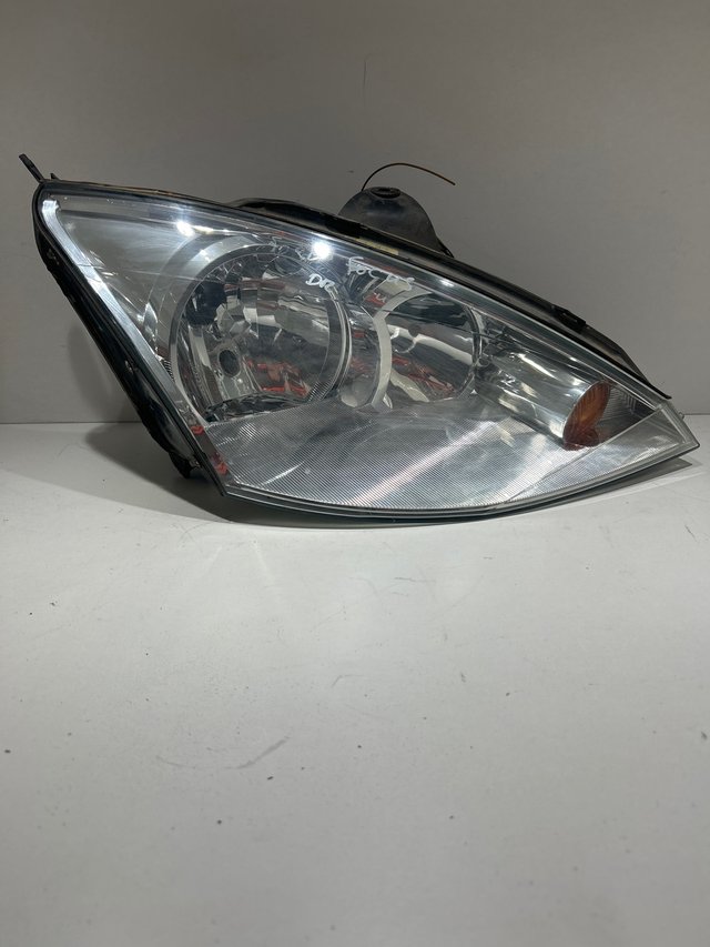 Foto de FARO FORD FOCUS MK1 2001-2004 DCHO FORD FOCUS