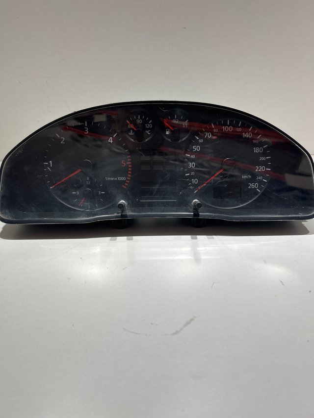 Foto de CUADRO DE INSTRUMENTOS AUDI A4 B5 8D0919861A AUDI A4 B5