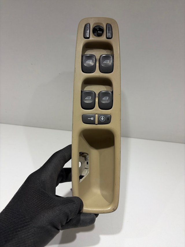 Foto de MANDO ELEVALUNAS VOLVO DELANTERA IZQ VOLVO DELANTERA IZQ 1