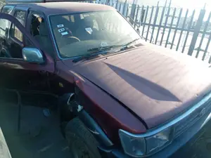 TOYOTA HILUX '0 SURF foto 6