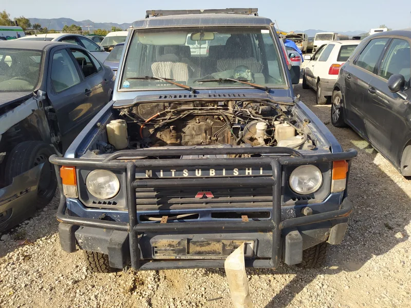 MITSUBISHI MONTERO (V20/V40)