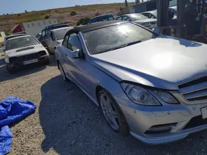 MERCEDES-BENZ CLASE E (BM 207) CABRIO foto 4