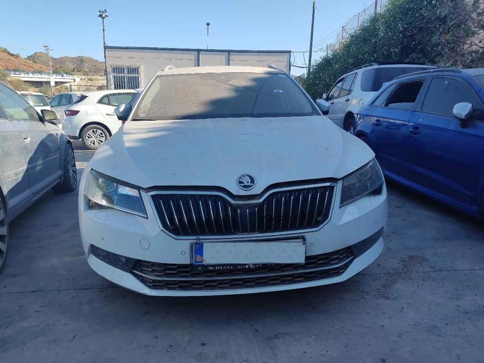 SKODA SUPERB COMBI (3V5)