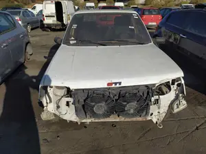 PEUGEOT 205 BERLINA foto 1
