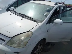 TOYOTA COROLLA VERSO (R1) foto 1