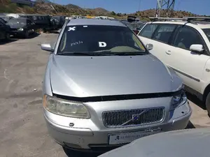 VOLVO V70 FAMILIAR foto 1