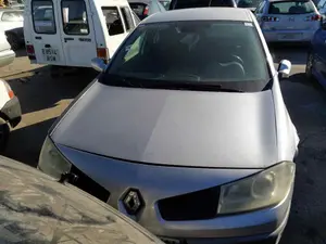 RENAULT MEGANE II BERLINA 5P foto 1