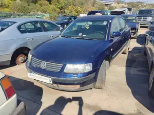 VOLKSWAGEN PASSAT BERLINA (3B2) foto 1