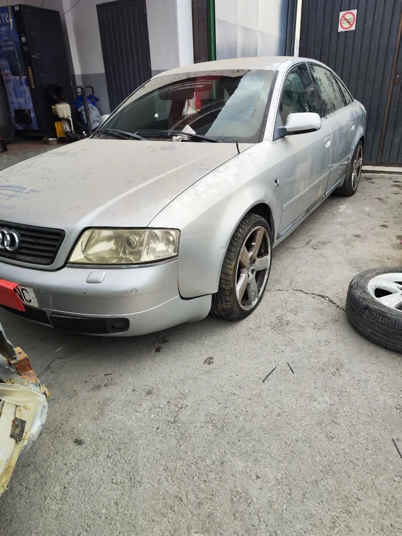 AUDI A6 BERLINA (4B2)