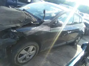 RENAULT MEGANE III BERLINA 5P foto 2